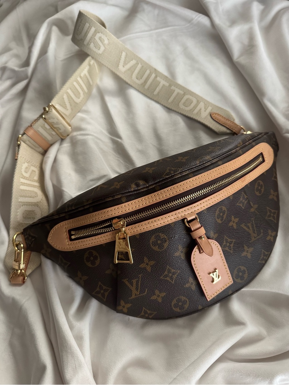 Louis Vuitton Monogram Canvas Crossbody Belt Bag in Brown and Natural - Picture 2 of 6